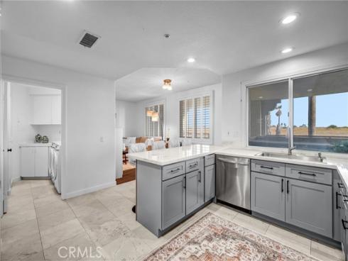 4167 Warner 105 Avenue, Huntington Beach, CA