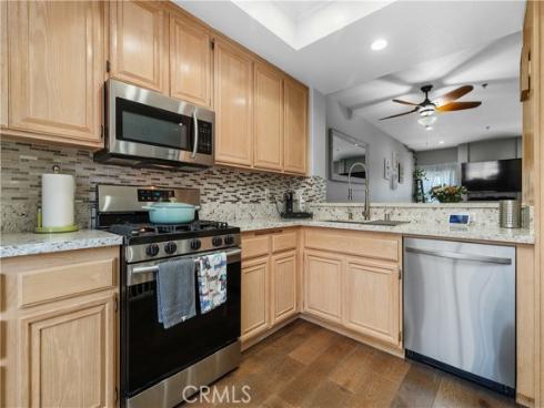 415  Townsquare  308  Lane, Huntington Beach, CA