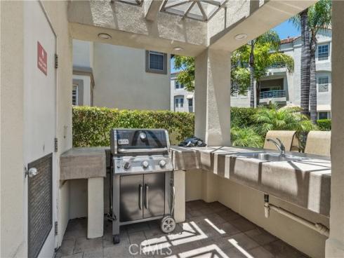 415  Townsquare  308  Lane, Huntington Beach, CA