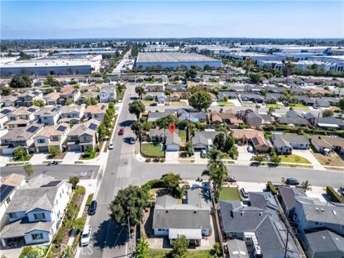 5702 Riviera Drive, Huntington Beach, CA