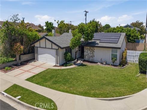 6471 Crandall Drive, Huntington Beach, CA