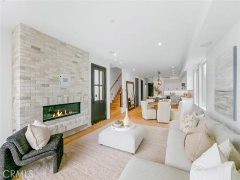 307  14th   Street, Huntington Beach, CA