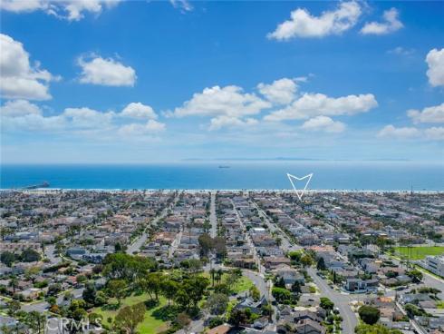 307  14th   Street, Huntington Beach, CA