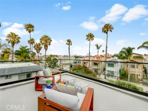 307  14th   Street, Huntington Beach, CA