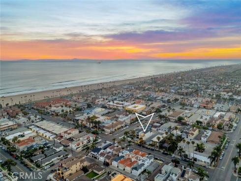 307  14th   Street, Huntington Beach, CA