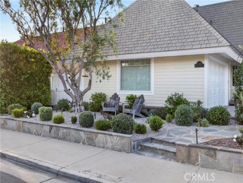 9601 Dumbreck Drive, Huntington Beach, CA