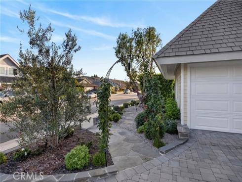 9601 Dumbreck Drive, Huntington Beach, CA