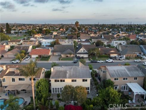 9601 Dumbreck Drive, Huntington Beach, CA