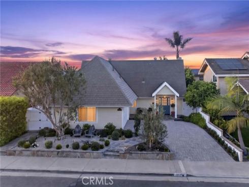 9601 Dumbreck Drive, Huntington Beach, CA