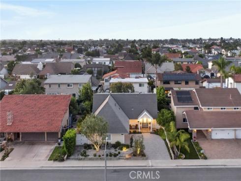 9601 Dumbreck Drive, Huntington Beach, CA