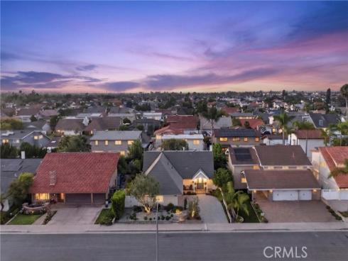 9601 Dumbreck Drive, Huntington Beach, CA