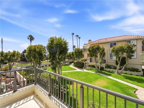 6051  Broadstone Circle  , Huntington Beach, CA