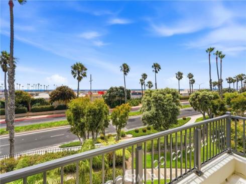 6051  Broadstone Circle  , Huntington Beach, CA