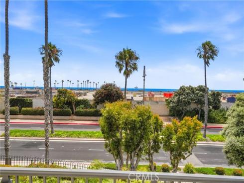 6051  Broadstone Circle  , Huntington Beach, CA