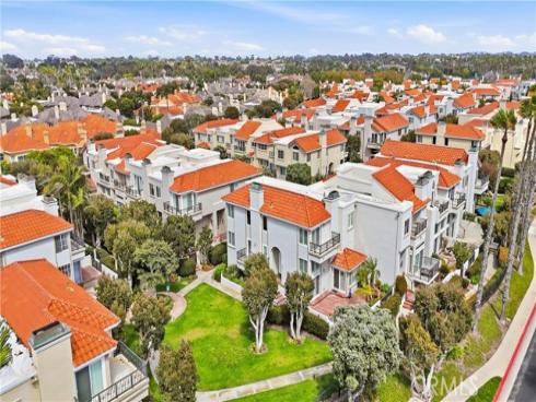 6051  Broadstone Circle  , Huntington Beach, CA