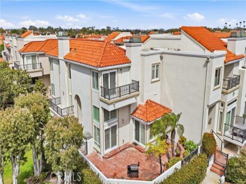 6051  Broadstone Circle  , Huntington Beach, CA