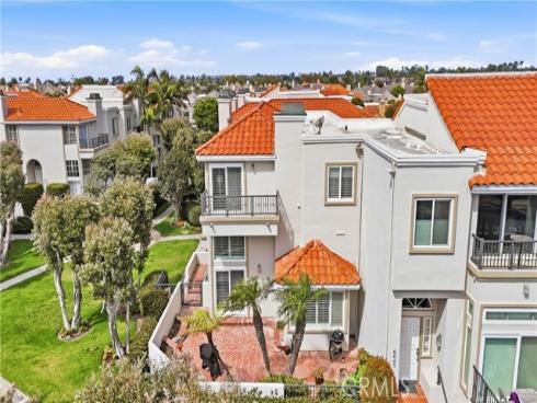 6051  Broadstone Circle  , Huntington Beach, CA
