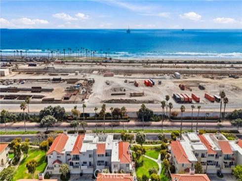 6051  Broadstone Circle  , Huntington Beach, CA
