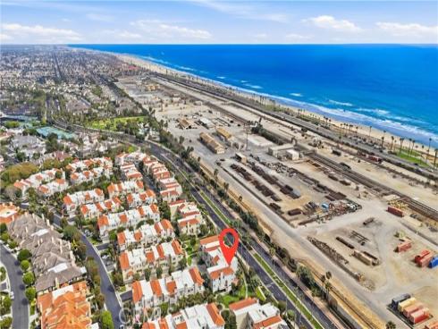 6051  Broadstone Circle  , Huntington Beach, CA