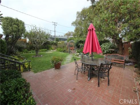 1729  Lake  , Huntington Beach, CA