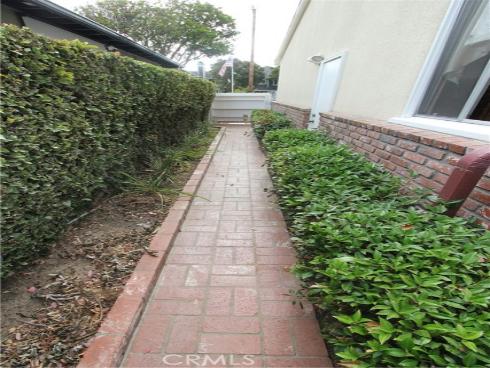 1729  Lake  , Huntington Beach, CA