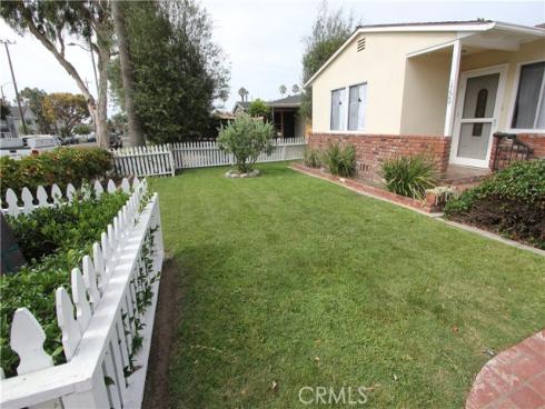 1729  Lake  , Huntington Beach, CA