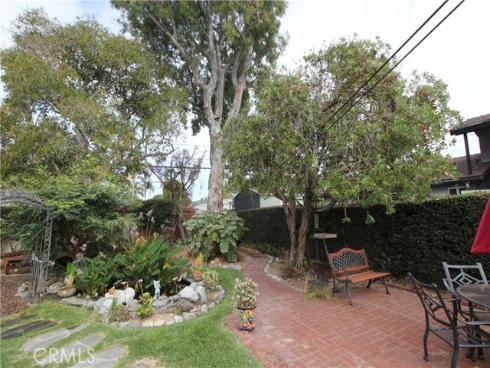 1729  Lake  , Huntington Beach, CA