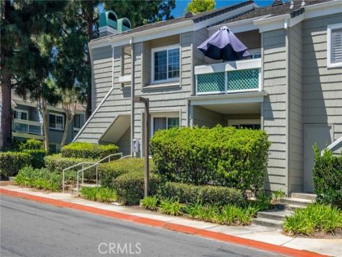 7402 Yellowtail 201 Drive, Huntington Beach, CA