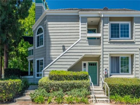 7402 Yellowtail 201 Drive, Huntington Beach, CA