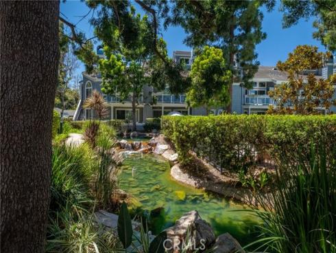 7402 Yellowtail 201 Drive, Huntington Beach, CA