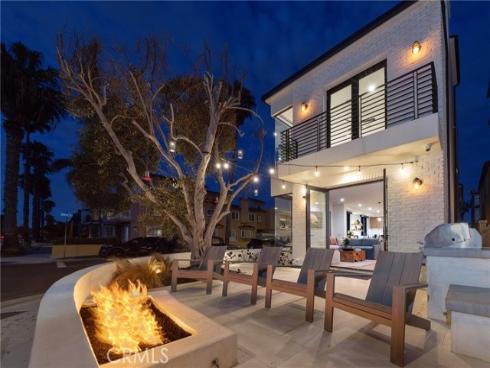 122 22nd Street, Huntington Beach, CA