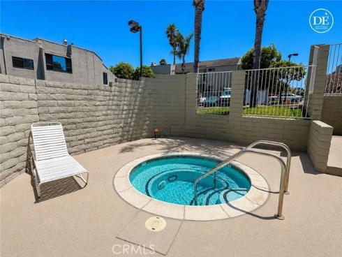 17722 Sergio Circle 102 , Huntington Beach, CA