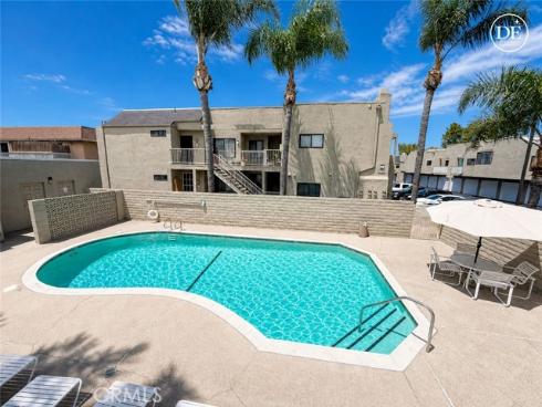 17722 Sergio Circle 102 , Huntington Beach, CA