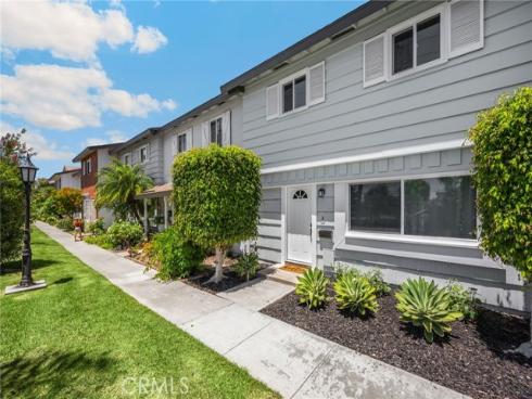 9579  Adams  , Huntington Beach, CA