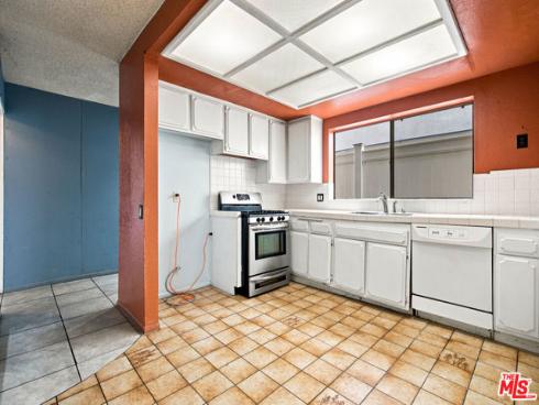 417  8th   Street, Huntington Beach, CA