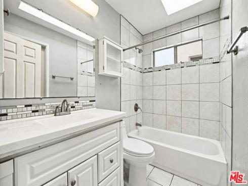 417  8th   Street, Huntington Beach, CA
