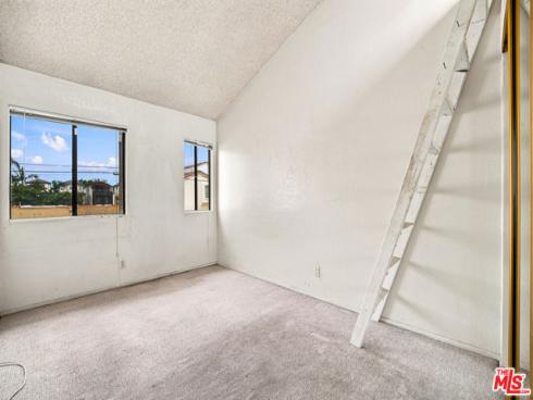 417  8th   Street, Huntington Beach, CA