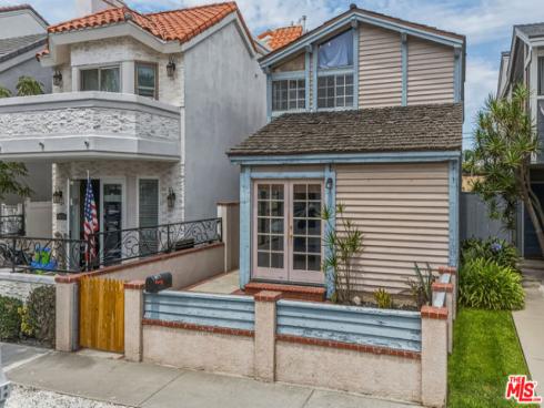 417  8th   Street, Huntington Beach, CA