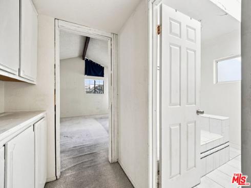 417  8th   Street, Huntington Beach, CA