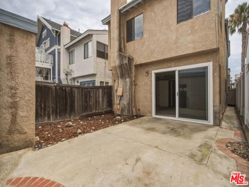 417  8th   Street, Huntington Beach, CA