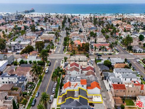 417  8th   Street, Huntington Beach, CA