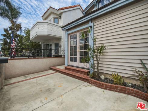 417  8th   Street, Huntington Beach, CA