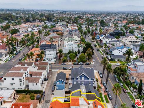417  8th   Street, Huntington Beach, CA