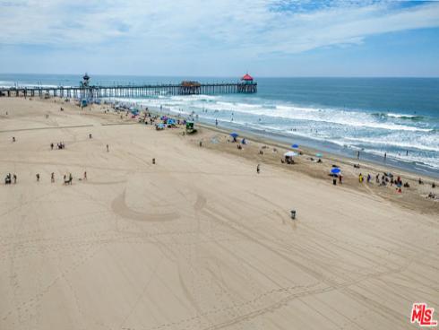 417  8th   Street, Huntington Beach, CA