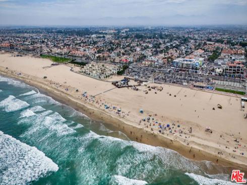 417  8th   Street, Huntington Beach, CA