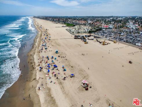 417  8th   Street, Huntington Beach, CA