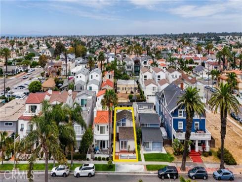 417 8th Street, Huntington Beach, CA