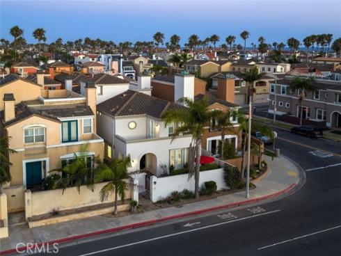 304 Goldenwest Street, Huntington Beach, CA