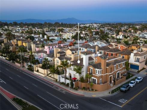 304 Goldenwest Street, Huntington Beach, CA