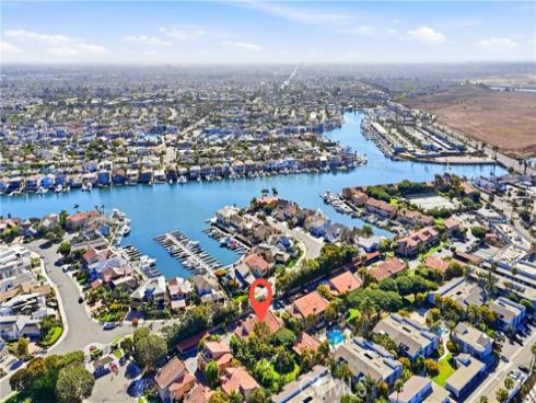 16971 Bluewater 70 Lane, Huntington Beach, CA